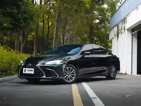Lexus ES 2025 300h Premium Edition