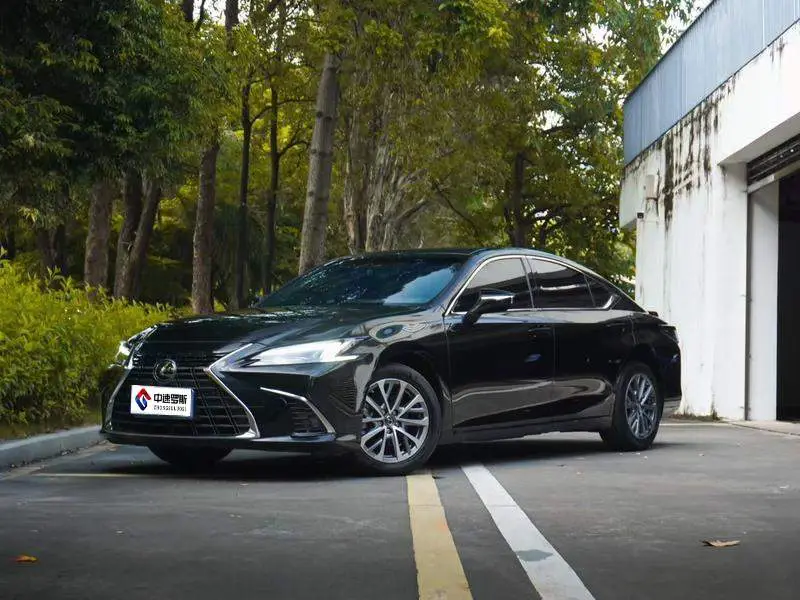 Lexus ES 2025 300h Premium Edition