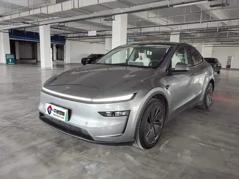 Model Y 2025 rear-wheel drive first edition