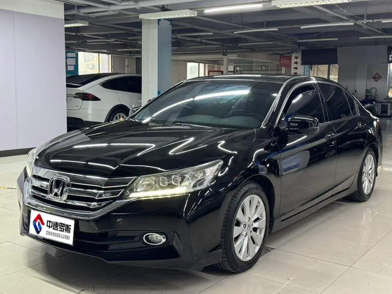Accord 2014 2.4L EXN Luxury Navigation Edition
