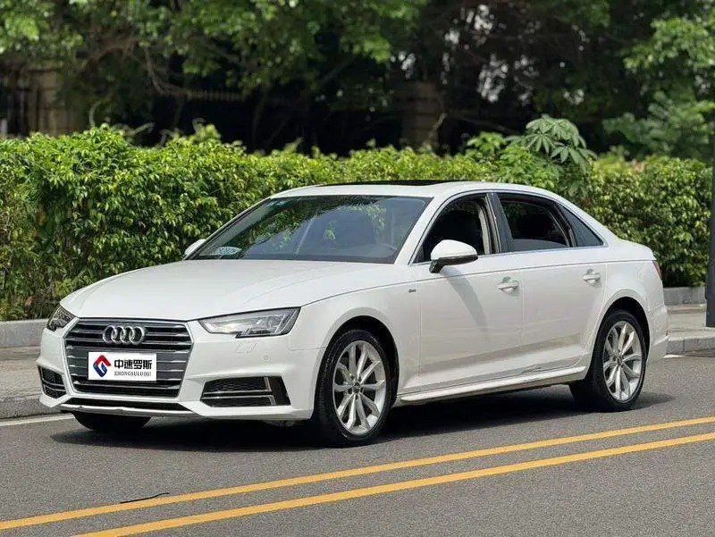 Audi A4L 2018 30th Anniversary Model 40 TFSI Fashion Model