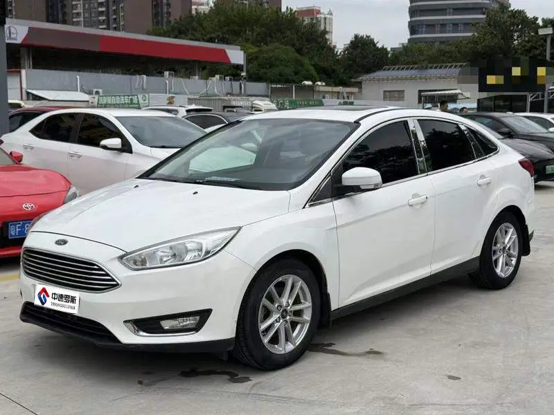 Fox 2015 Sedan 1.6L Automatic Fashion Edition