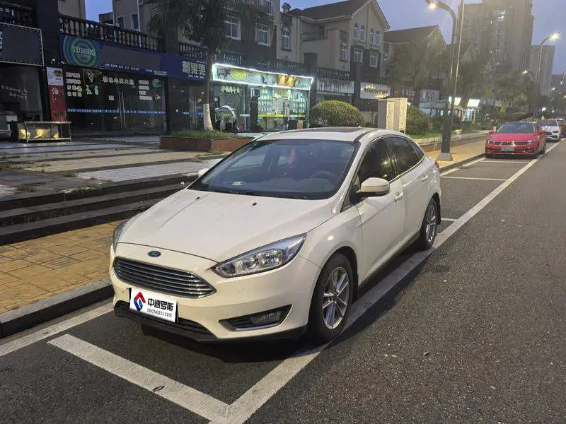 Fox 2017 Sedan 1.6L Manual Fashion Smart Edition