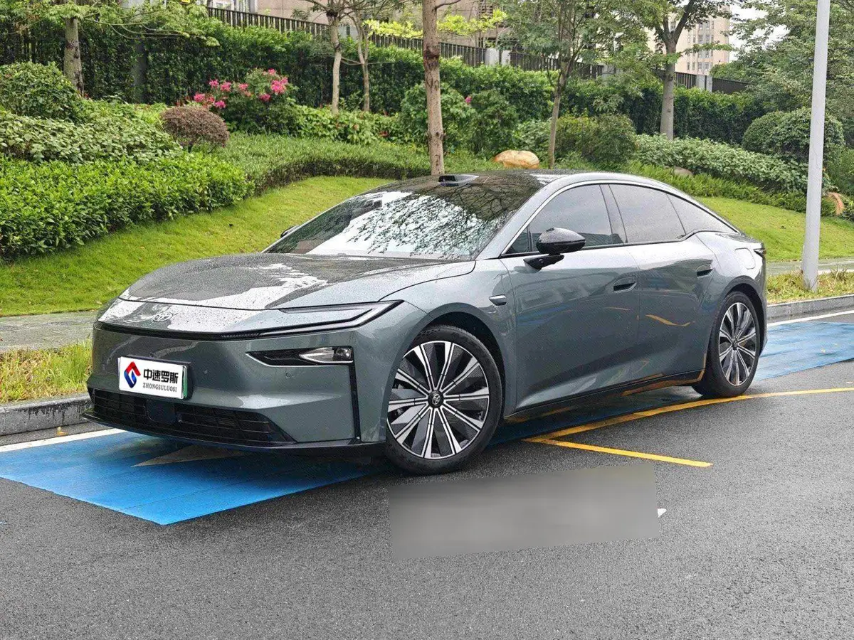  Platinum 7  2026 Mẫu 700 Max LiDAR Edition
