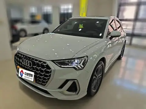 Audi Q3 2024 40 TFSI Stylish and Dynamic