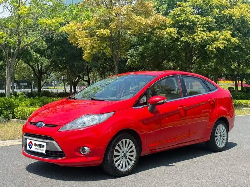Carnival 2011 Sedan 1.5L Automatic Luxury