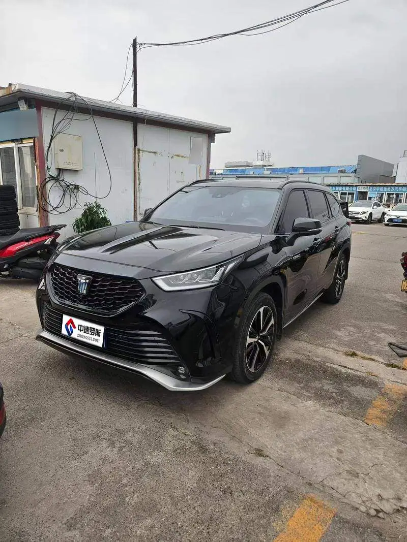Crown Land 2022 2.5L HEV 4WD Luxury Edition