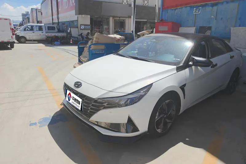 Elantra 2022 1.5L CVT LUX Premium Edition