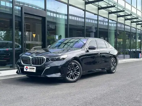 BMW 5 Series 2025 530Li Leading M Sport Package