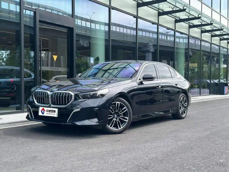 BMW 5 Series 2025 530Li Leading M Sport Package