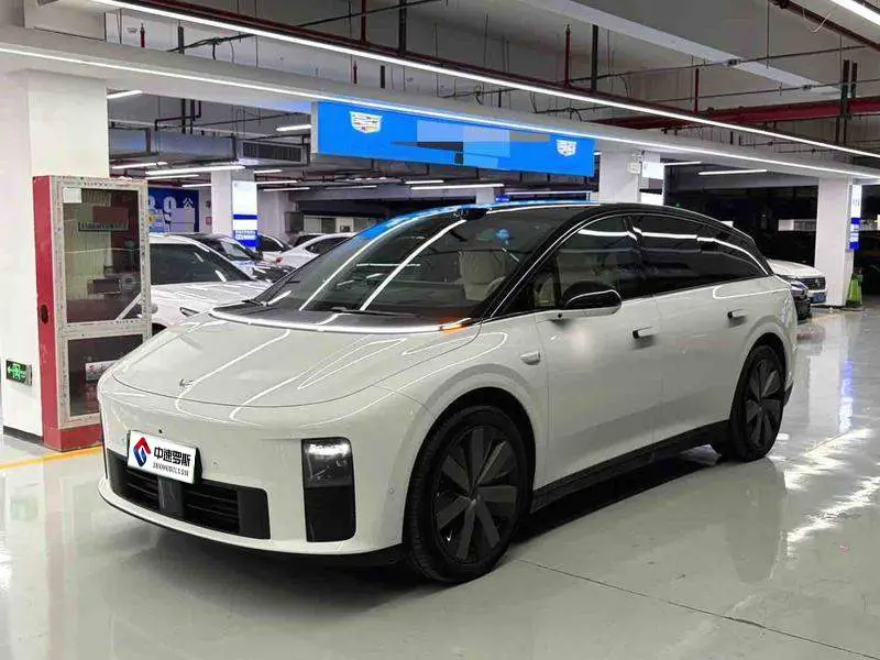 Ideal i6 2025 Standard AWD