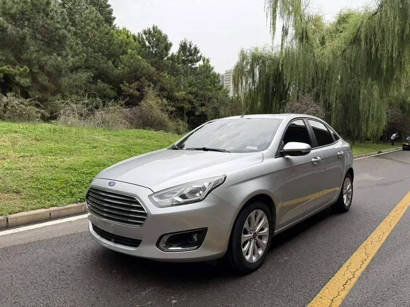 Furis 2015 1.5L Automatic Fashion Model