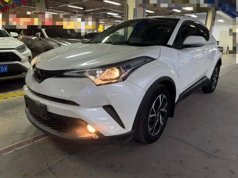 Toyota C-HR 2018 2.0L Leading Sunroof Edition National VI