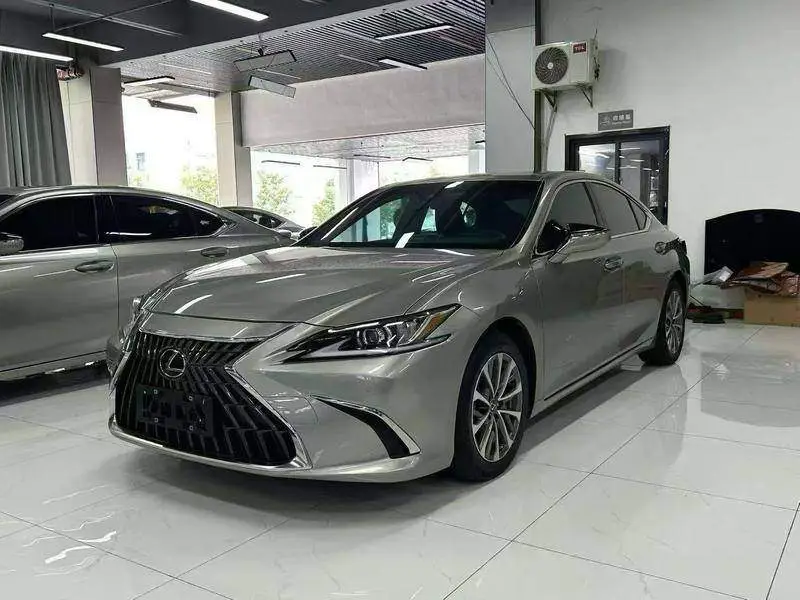 Lexus ES 2022 300h Excellence Edition