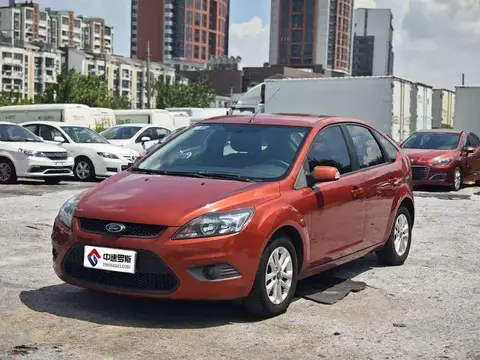 Fox 2013 Hatchback Classic 1.8L Manual Basic รุ่น