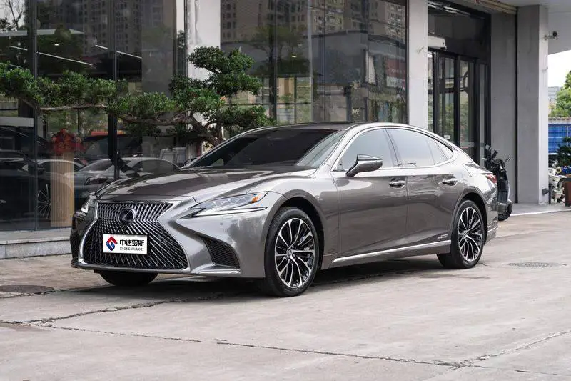 Lexus LS 2018 500h Executive Edition National V