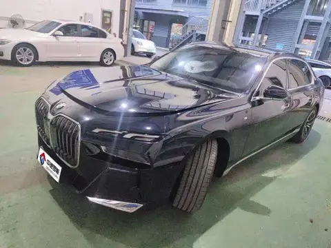 BMW 7 ซีรีส์ 2023 735Li M Sport Package