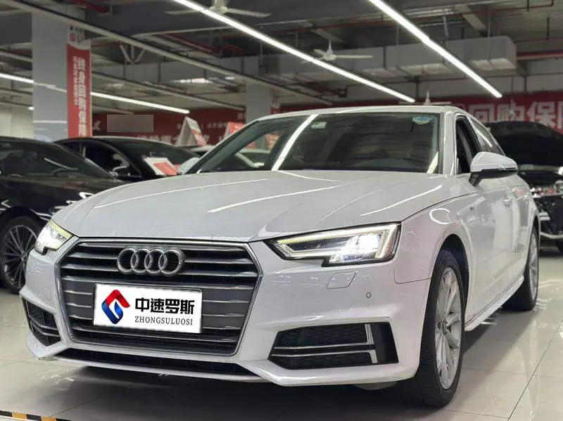 Audi A4L 2018 30th Anniversary Mẫu 40 TFSI Fashion Mẫu