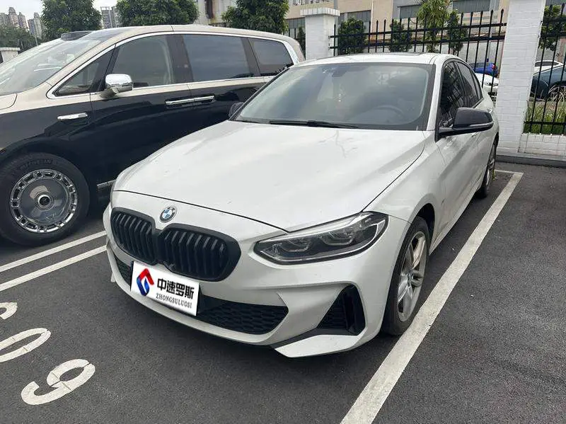 BMW 1 Série 2021 120i M Sport Night Edition