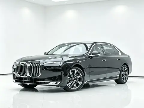 BMW 7 Series 2023 735Li Luxury Package