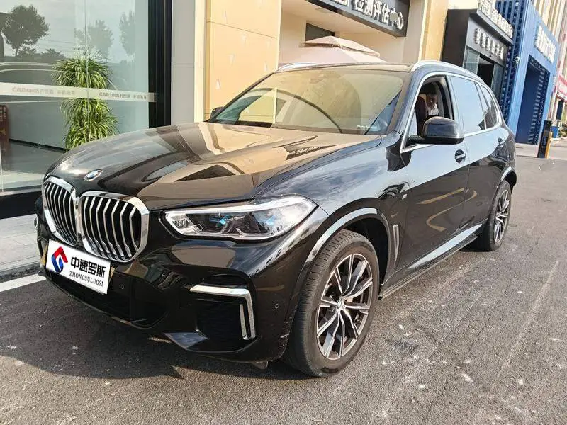 BMW X5 2022 xDrive 30Li Premium M Sport Package