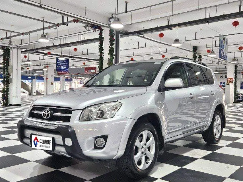 RAV4 Rongfang 2011 2.4L Automatic 4WD Navigation Edition