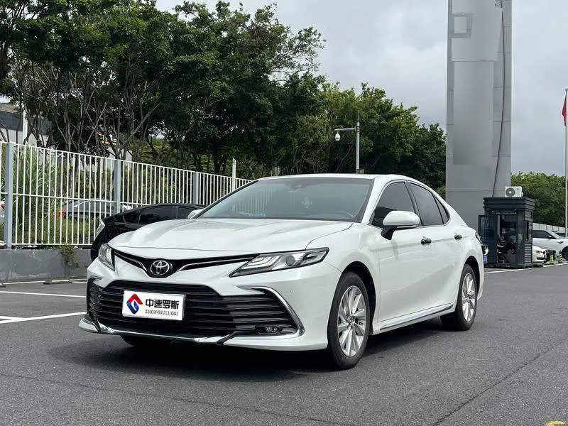 Camry 2023 2.0G Deluxe Edition