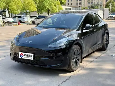 Модель Y 2024 rear-wheel drive version