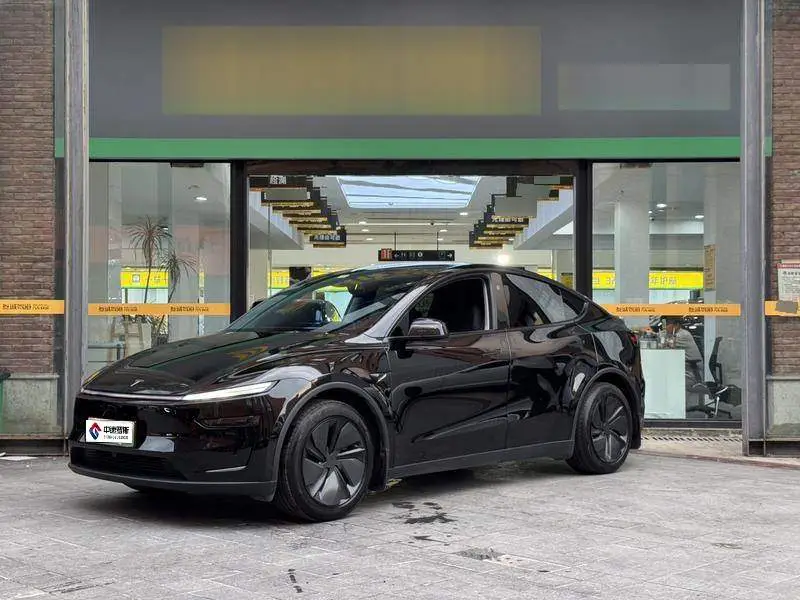 Model Y 2025 rear-wheel drive version