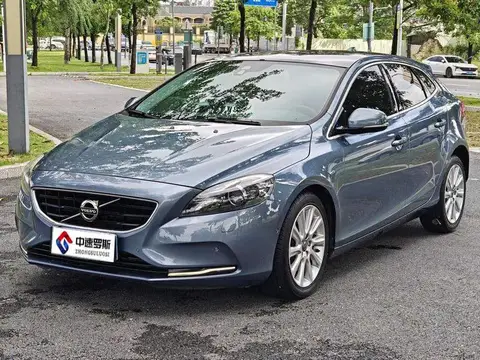 Volvo V40 2014 2.0T Smart Edition