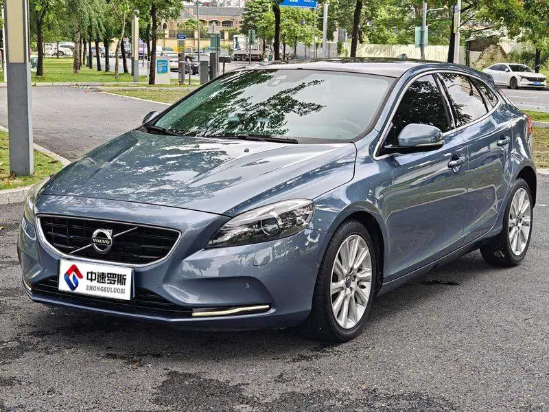 Volvo V40 2014 2.0T Smart Edition