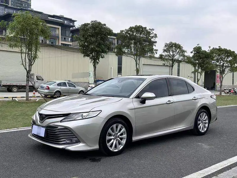 Camry 2021 2.0G Deluxe Edition