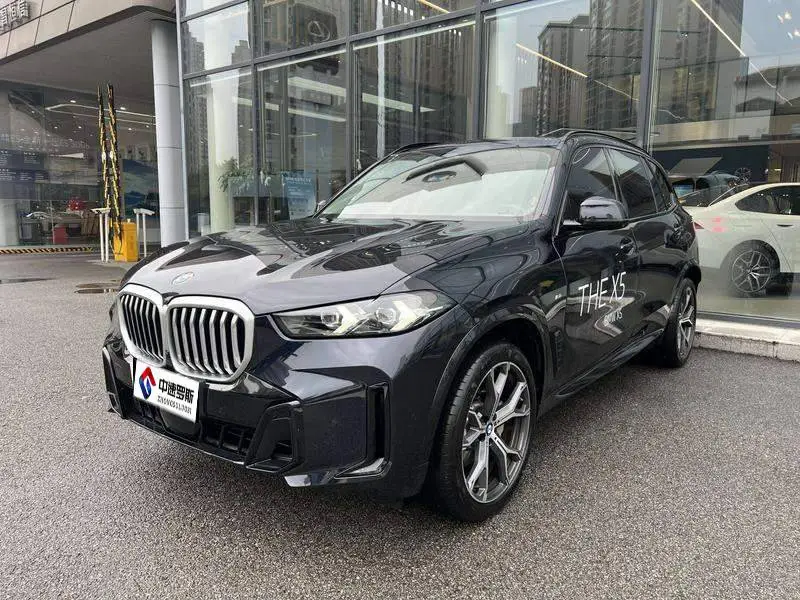 BMW X5 2025 xDrive 30Li M Sport Night Package