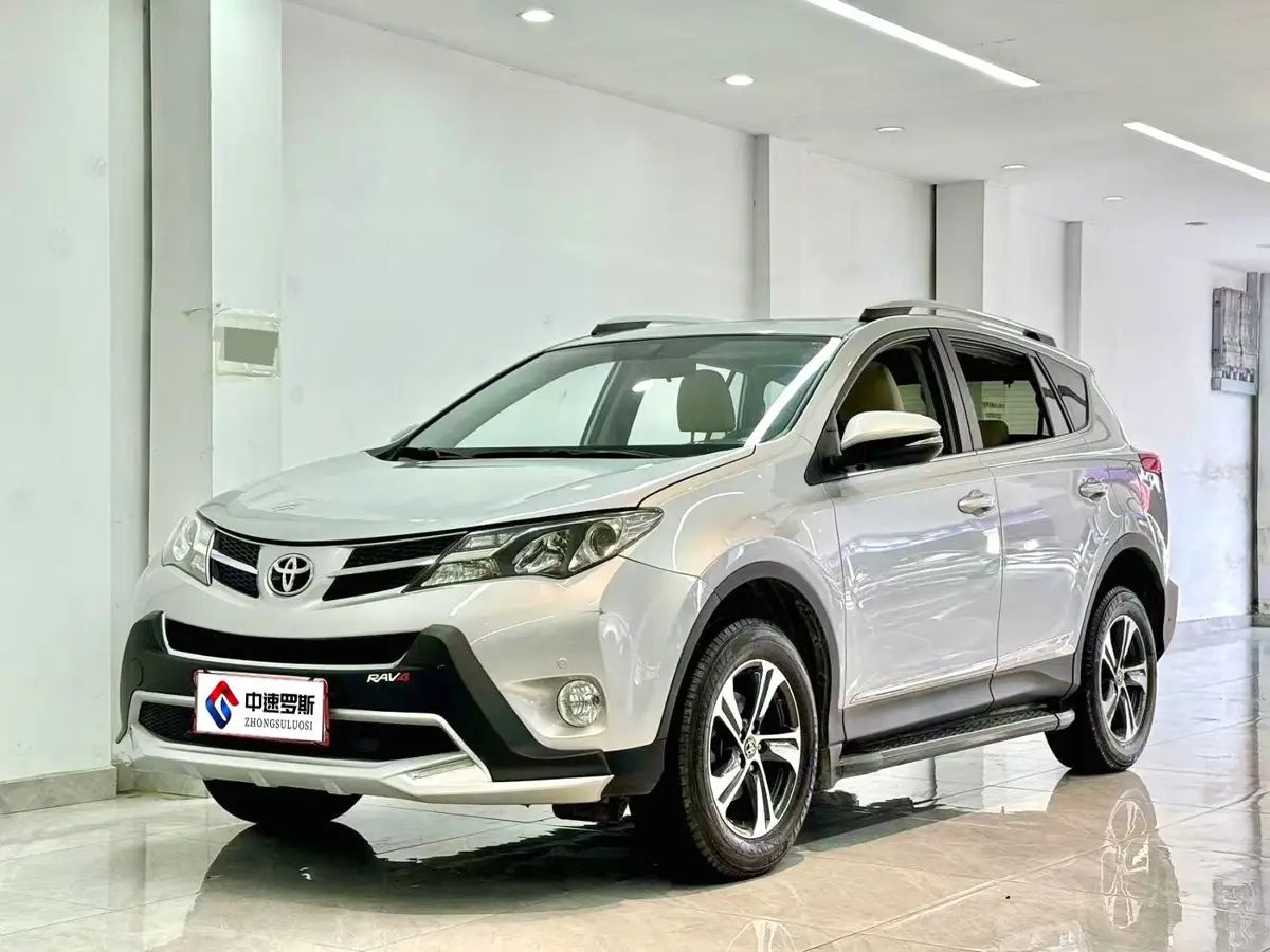 RAV4 Rongfang 2015 2.0L CVT 4WD Fashion Edition