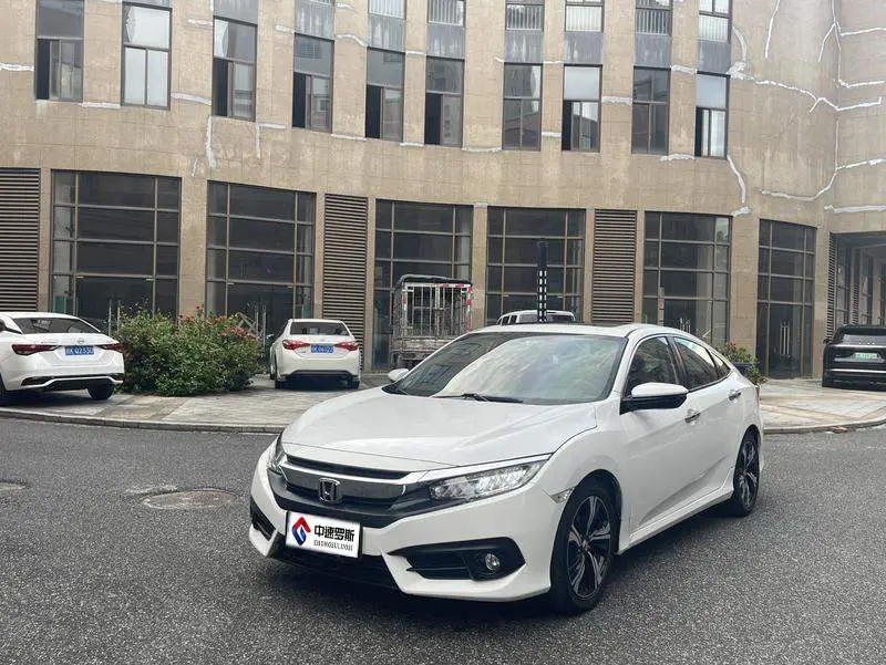 Civic 2016 220TURBO CVT Premium Edition
