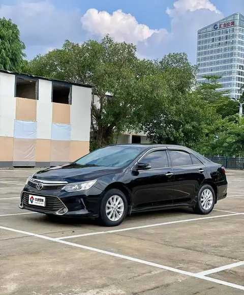 Camry 2015 2.0G Leading Edition