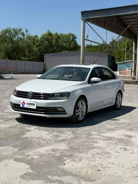 Sagitar 2015 1.6L Automatic Comfort