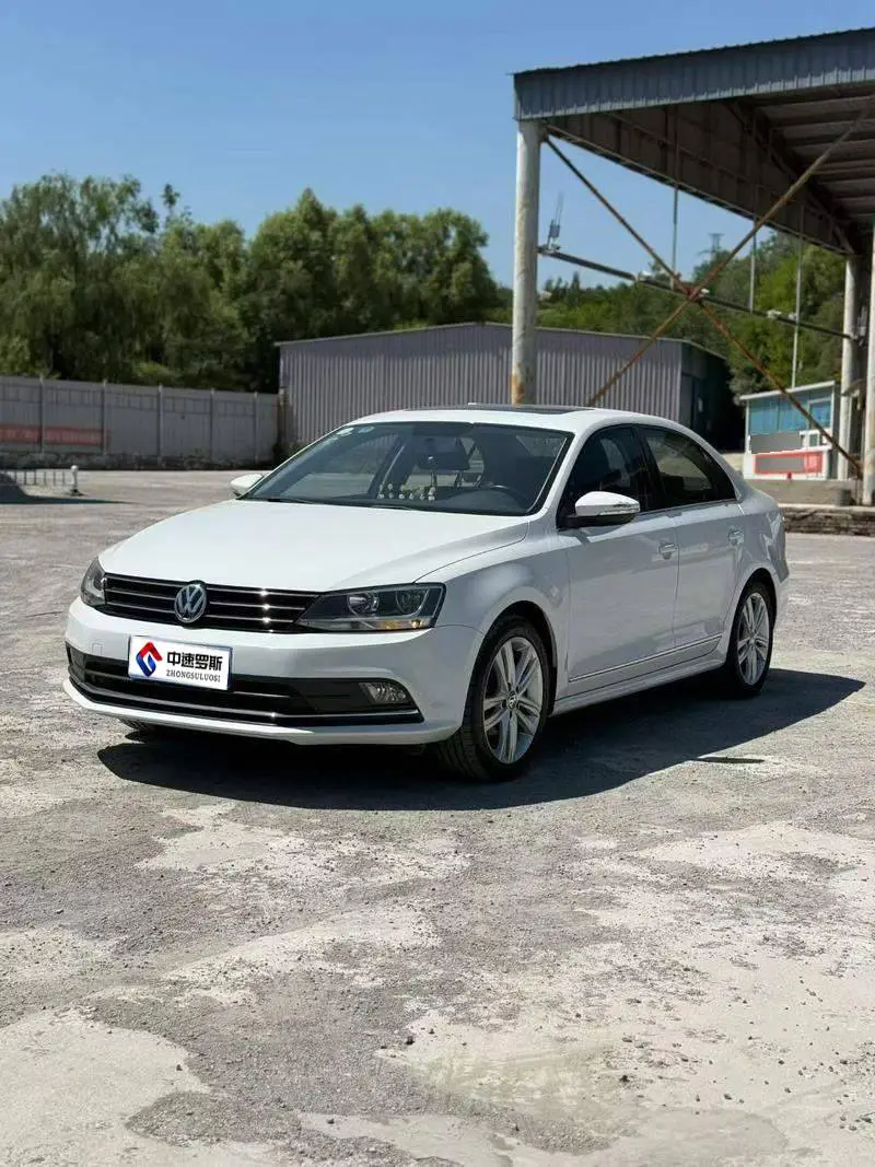 Sagitar 2015 1.6L Automatic Comfort