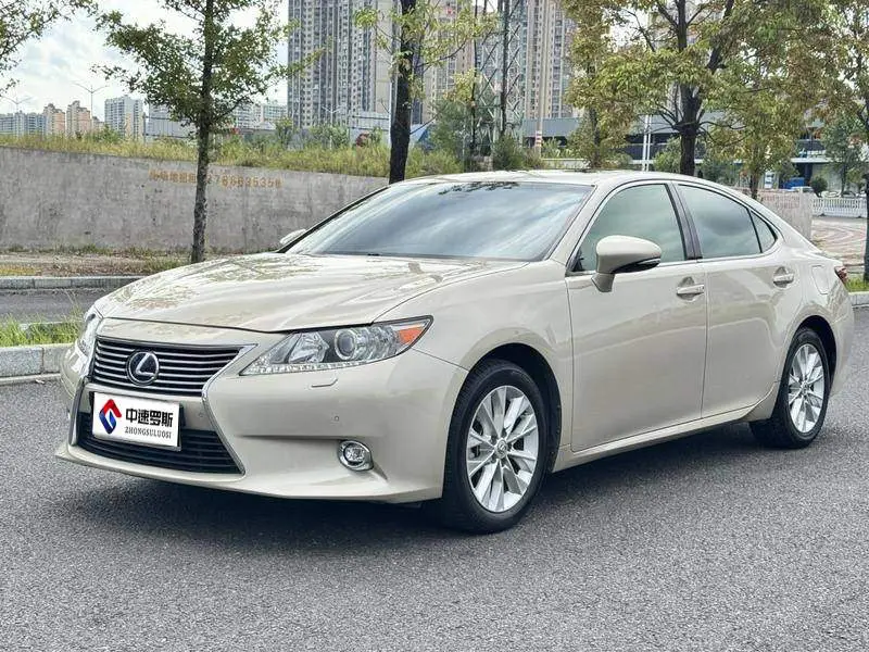 Lexus ES 2014 300h Elite Edition
