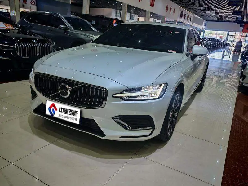 Volvo S60 2025 B4 Zhiyi Luxury Edition
