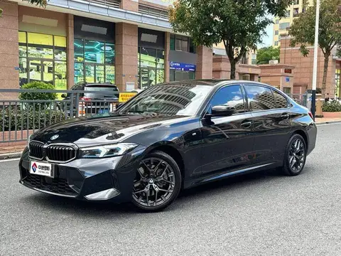 BMW 3 السلسلة 2025 330Li Premium M Sport Night Edition