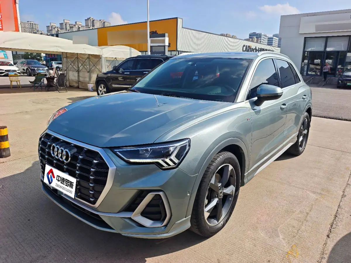 Audi Q3 2022 35 TFSI Stylish and Dynamic