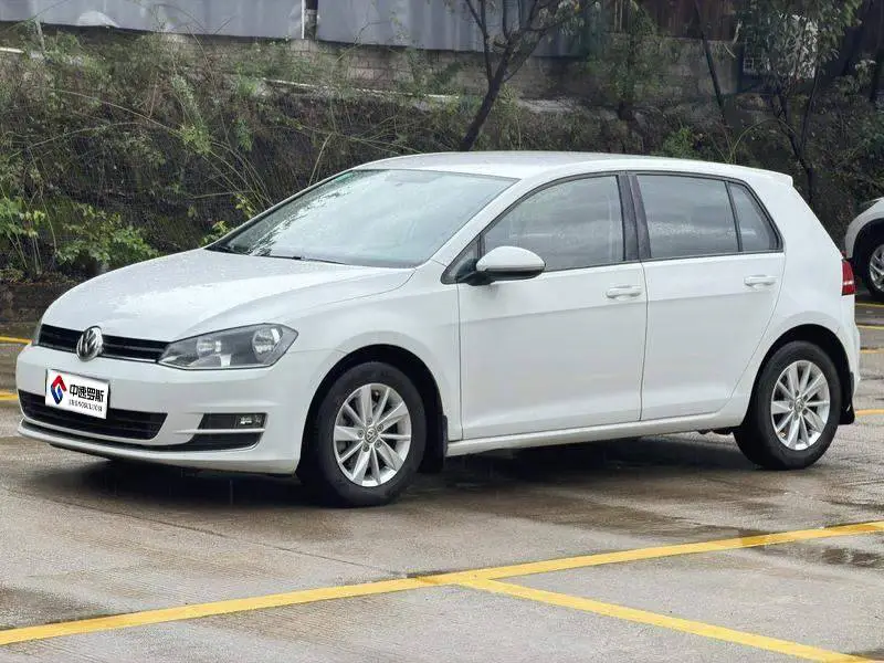 Golf 2014 1.6L Automatic Fashion Model