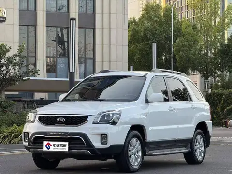 Lion 2013 2.0L Automatic 2WD GL