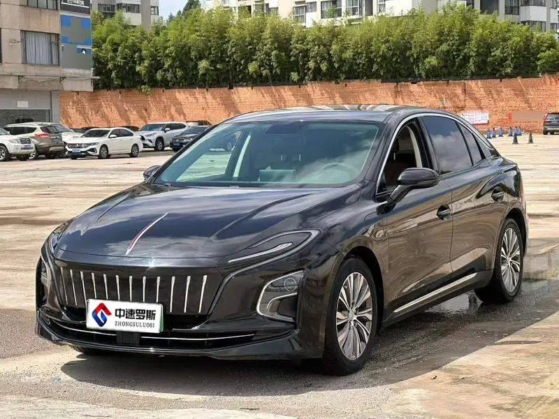 Hongqi E-QM5 2023 620km PLUS