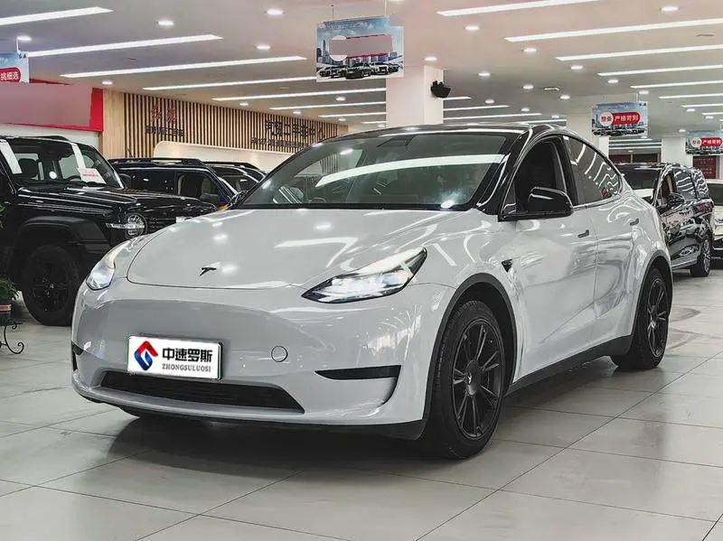 الطراز Y 2022 facelifted rear-wheel drive version