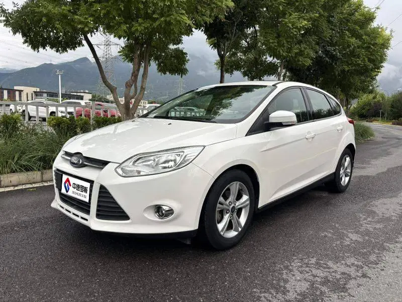 Fox 2015 Hatchback 1.6L Automatic Fashion Edition