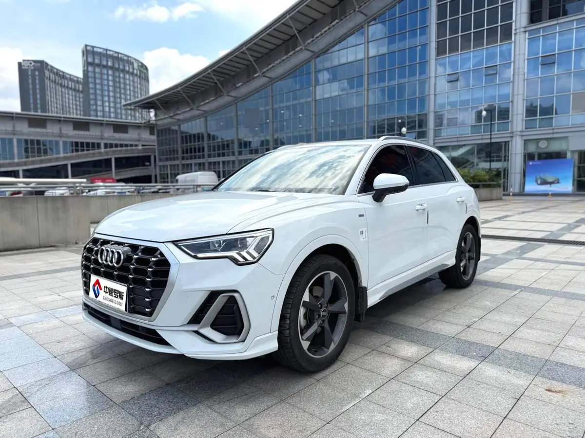 Audi Q3 2022 35 TFSI Stylish and Dynamic