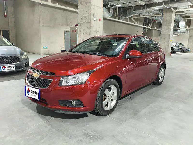 Cruze 2013 Hatchback 1.6L Automatic Luxury الطراز