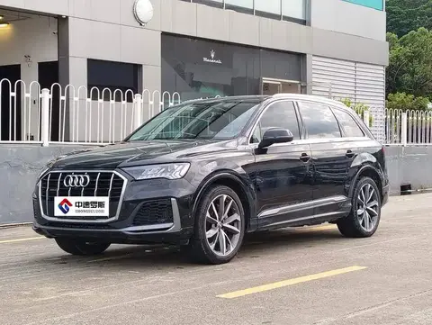 Audi Q7 2020 55 TFSI quattro S line sports model